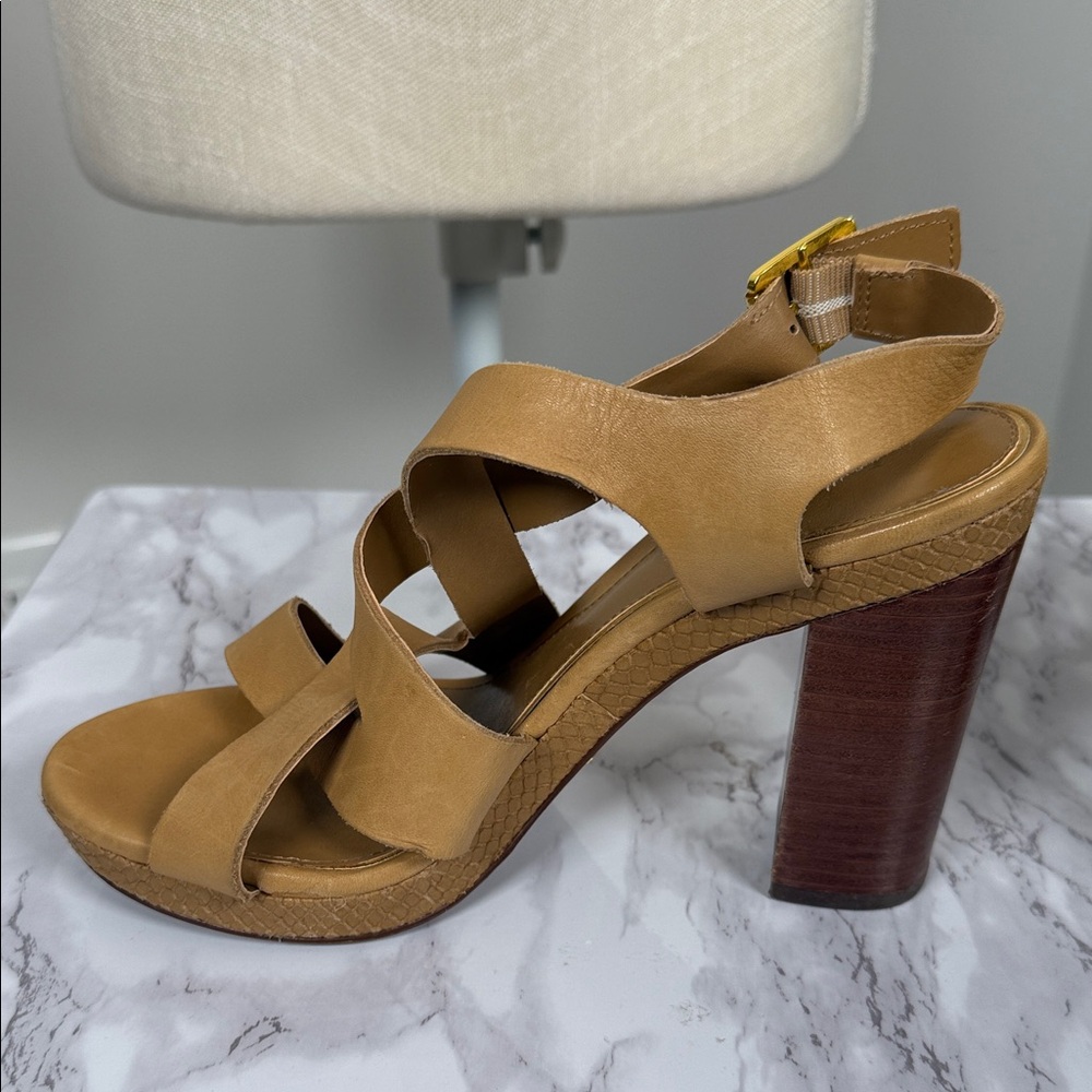 Lauren Ralph Lauren Elegant Tan Women's Sandals - Picture 9 of 12